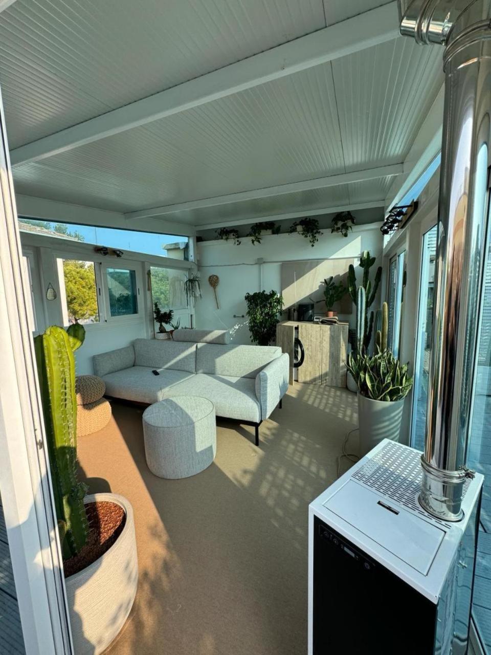 Rooftop-Marinacentro-Unique-Beach-Fun-Smart-Loveapt-Train-Park Ріміні Екстер'єр фото