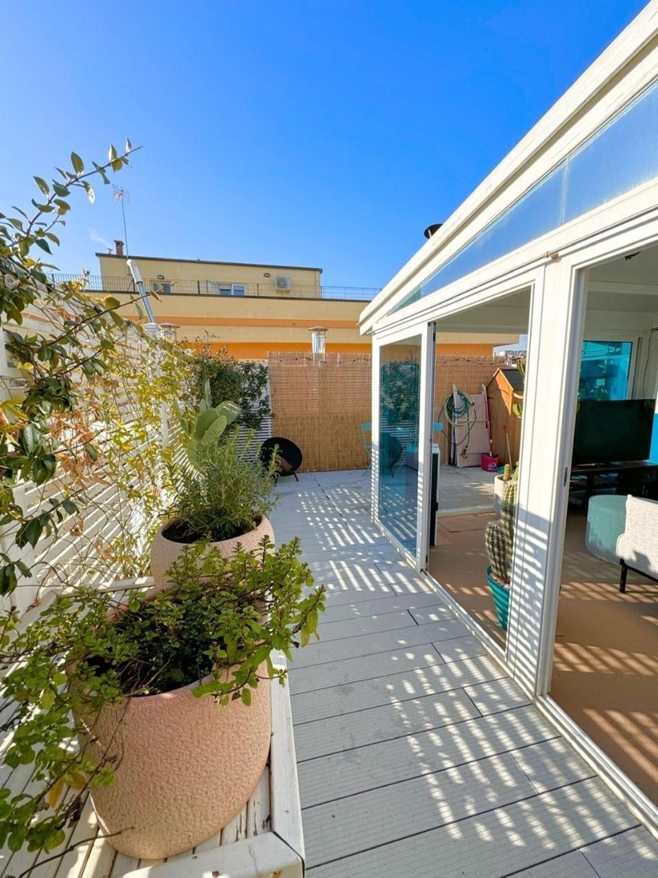 Rooftop-Marinacentro-Unique-Beach-Fun-Smart-Loveapt-Train-Park Ріміні Екстер'єр фото